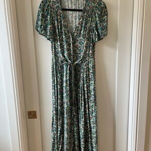 Chic Floral Maxi Dress in Green